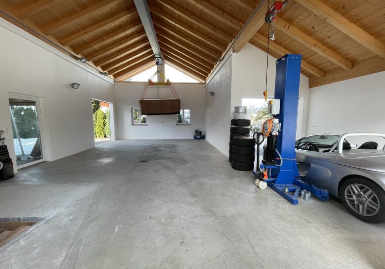 Garage 1 mit Platz u. Raumhöhe/Laufkatze -3-5 t